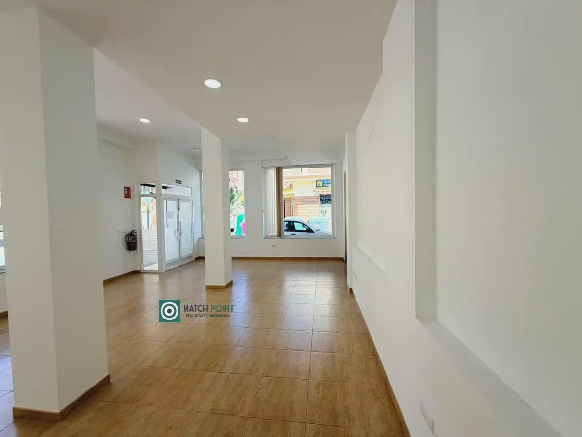 Kaupallinen vuokrattavana paikassa Almunecar - 900 € (Ref: 10130414)