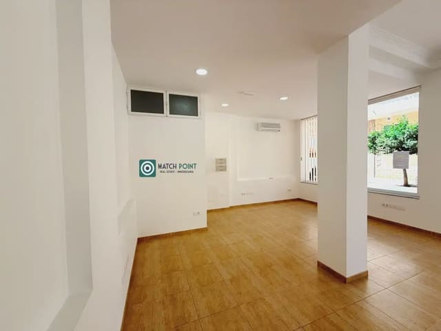 Kaupallinen vuokrattavana paikassa Almuñécar - 900 € (Ref: 10130414)