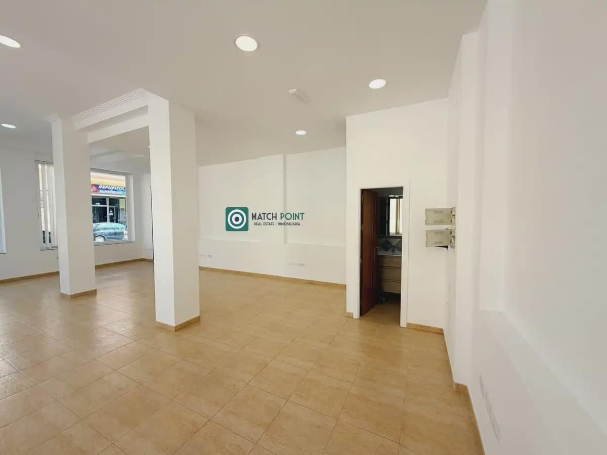 Kaupallinen vuokrattavana paikassa Almunecar - 900 € (Ref: 10130414)