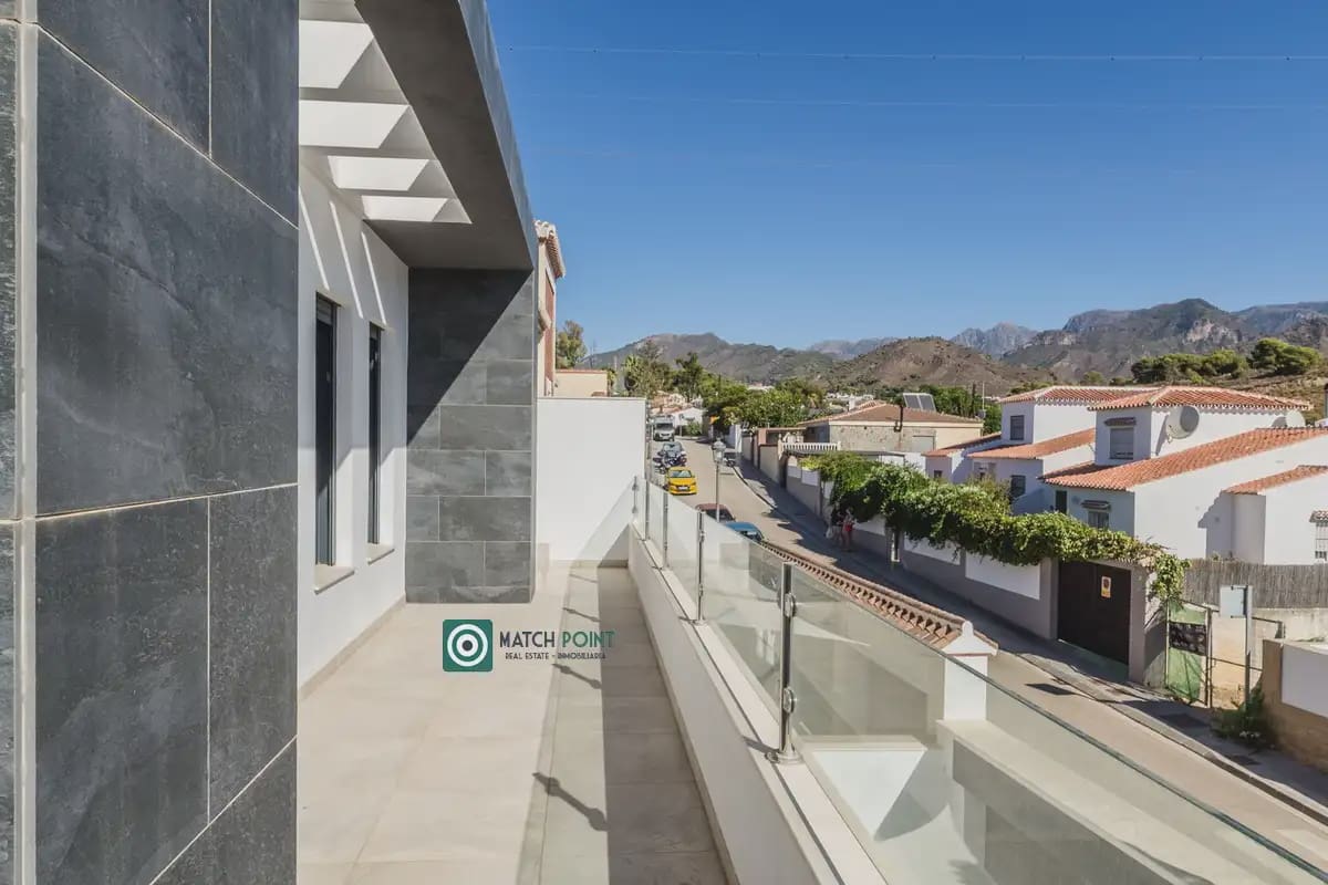 4 soveværelse Villa til salg i Nerja med swimmingpool garage - € 649.000 (Ref: 10133817)