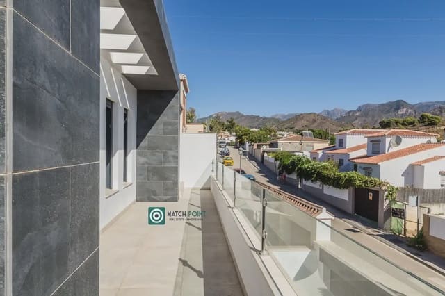 4 soveværelse Villa til salg i Avda Pescia - Ctra de Frigiliana, Nerja med swimmingpool garage - € 649.000 (Ref: 10133817)