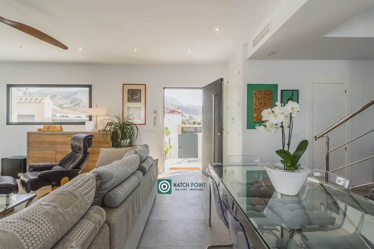 4 soveværelse Villa til salg i Nerja med swimmingpool garage - € 649.000 (Ref: 10133817)