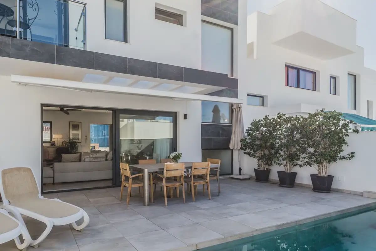 4 soveværelse Villa til salg i Nerja med swimmingpool garage - € 649.000 (Ref: 10133817)