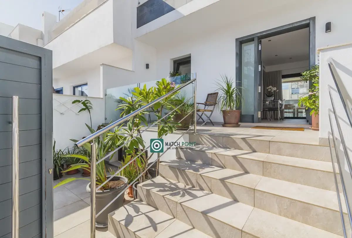 4 soveværelse Villa til salg i Nerja med swimmingpool garage - € 649.000 (Ref: 10133817)