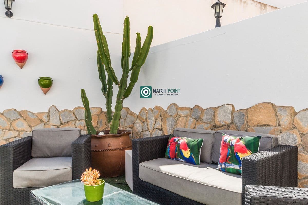 3 bedroom Semi-detached Villa for rent in Almunecar with pool garage - € 1,700 (Ref: 7527335)