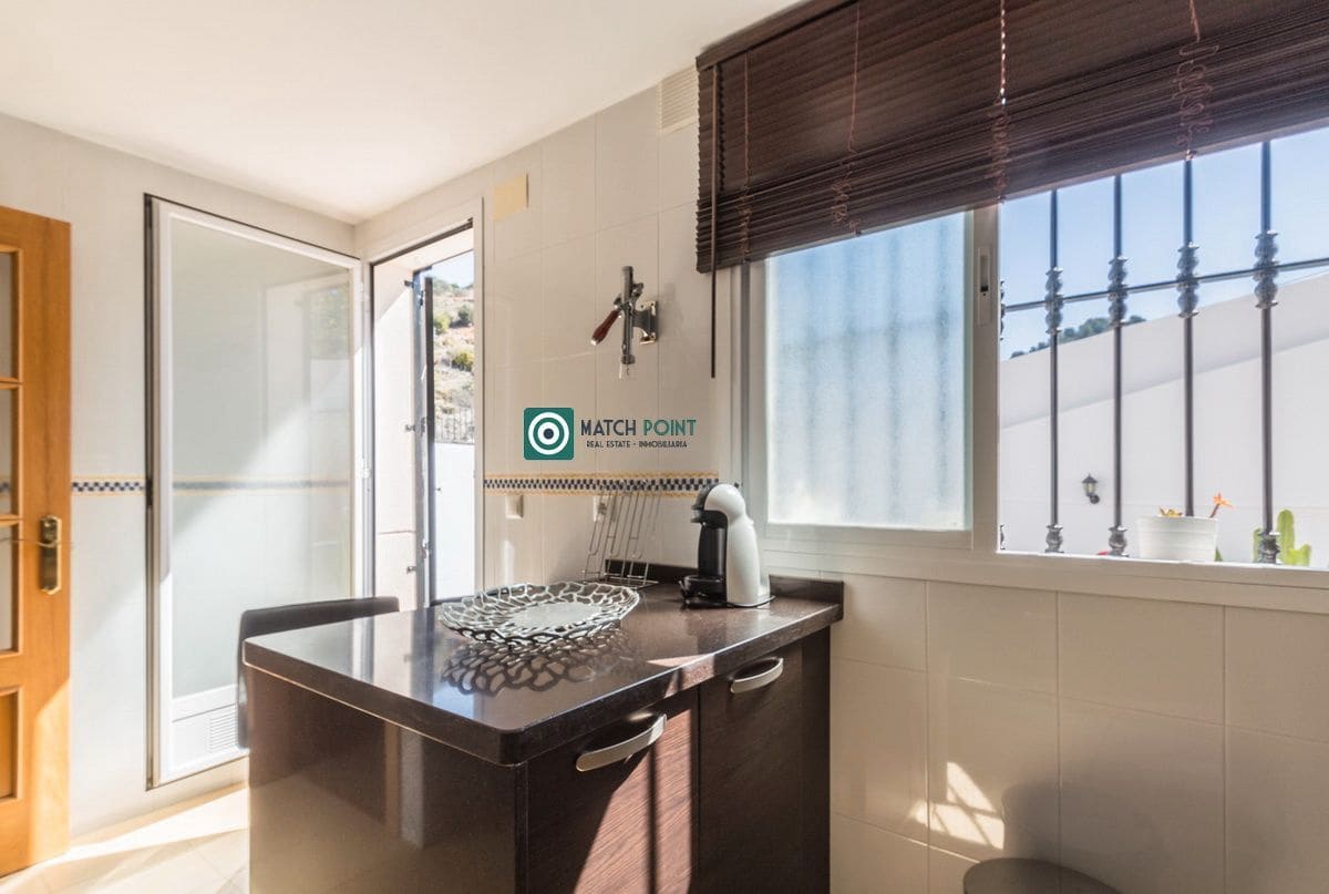 3 bedroom Semi-detached Villa for rent in Almunecar with pool garage - € 1,700 (Ref: 7527335)
