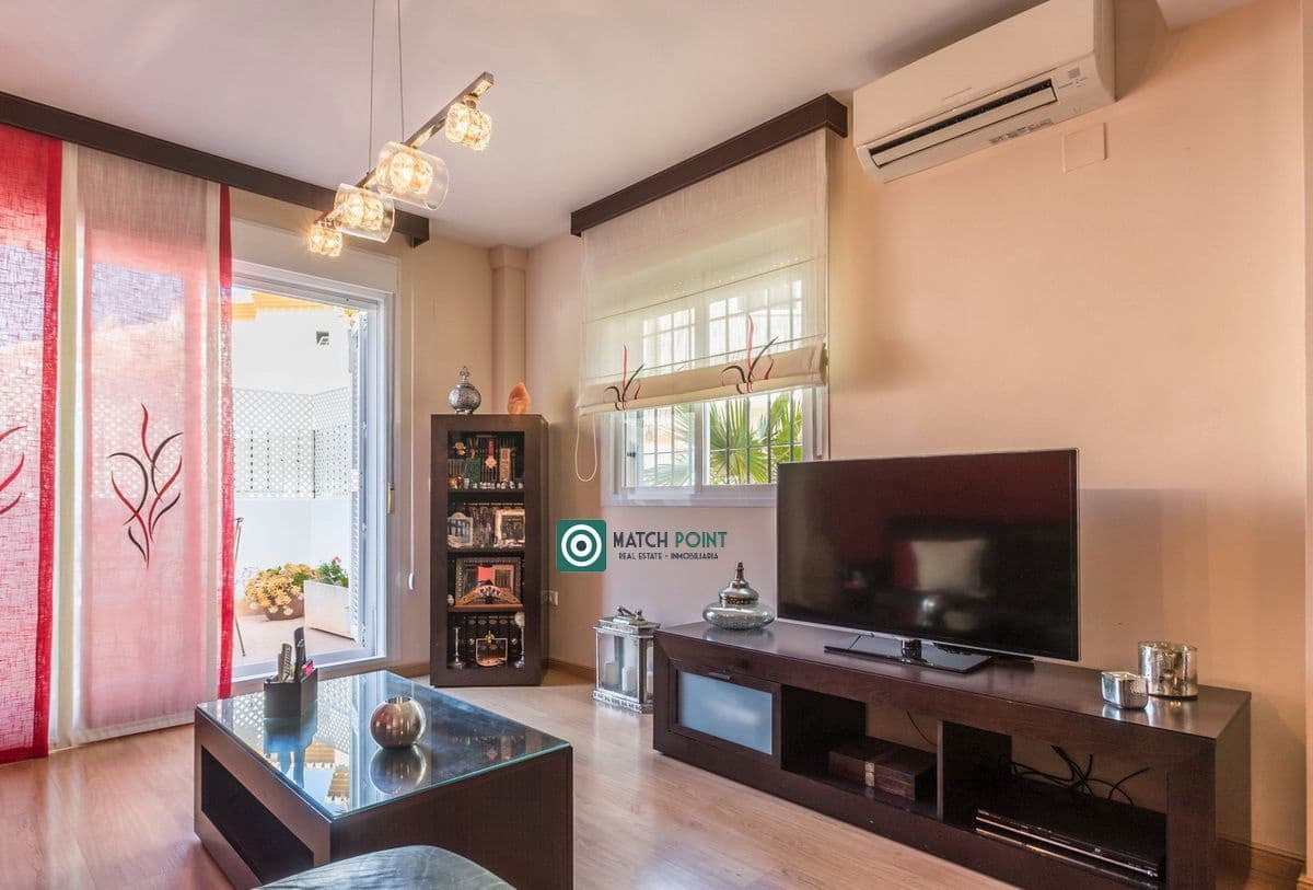 3 bedroom Semi-detached Villa for rent in Almunecar with pool garage - € 1,700 (Ref: 7527335)