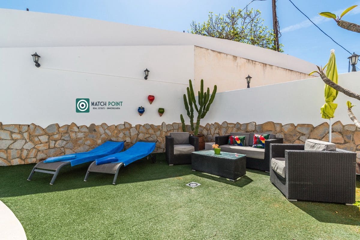 3 bedroom Semi-detached Villa for rent in Almunecar with pool garage - € 1,700 (Ref: 7527335)