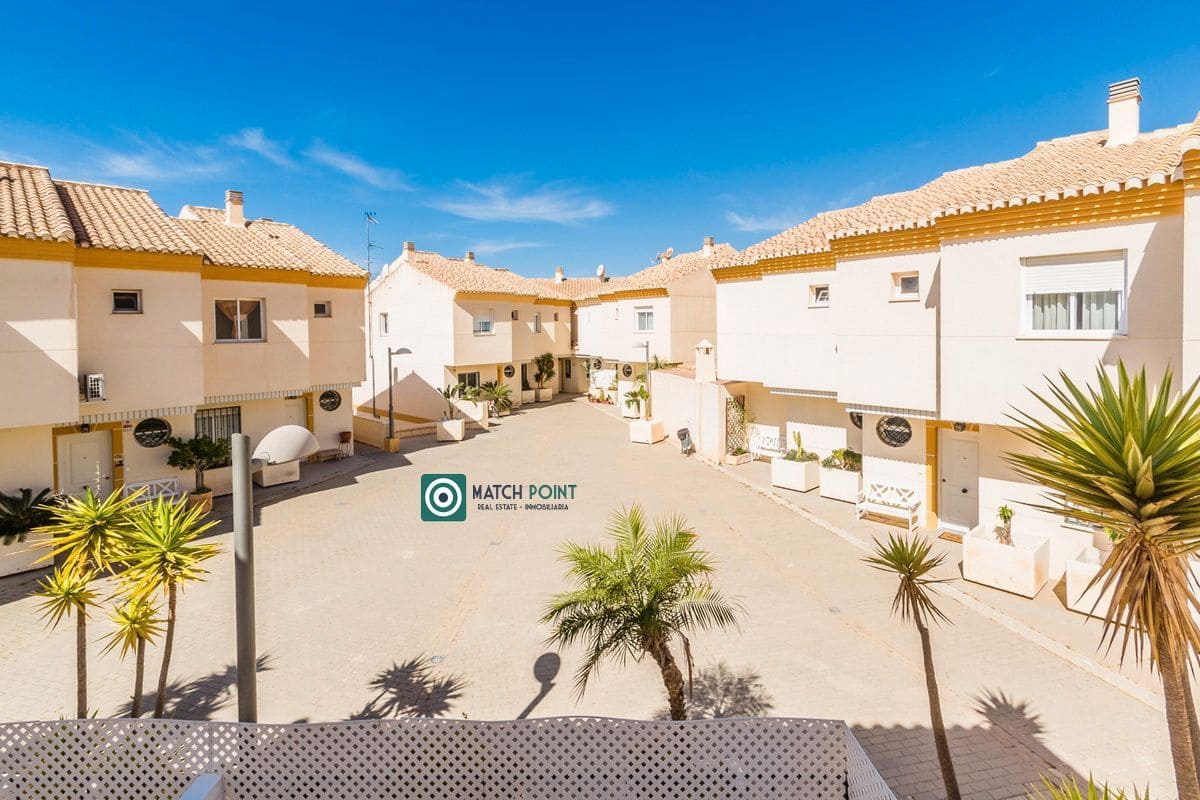 3 bedroom Semi-detached Villa for rent in Almunecar with pool garage - € 1,700 (Ref: 7527335)
