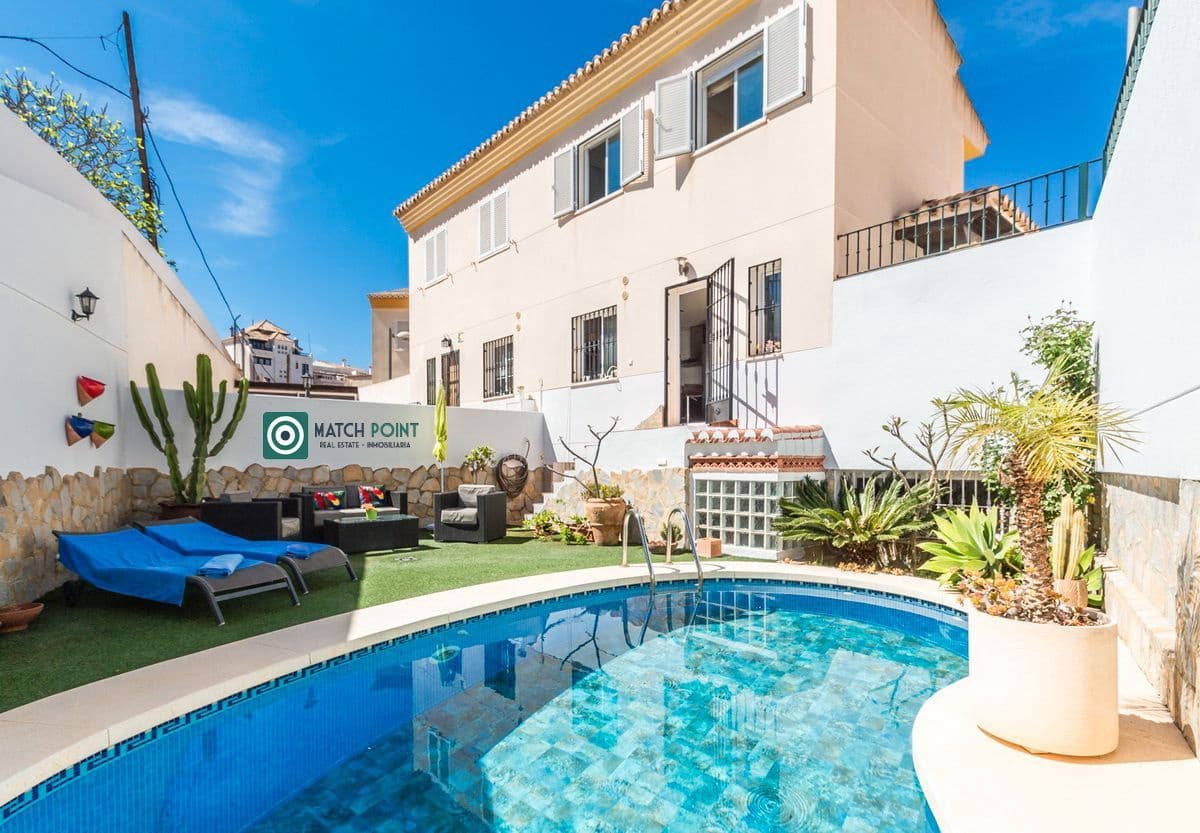 3 bedroom Semi-detached Villa for rent in Almunecar with pool garage - € 1,700 (Ref: 7527335)