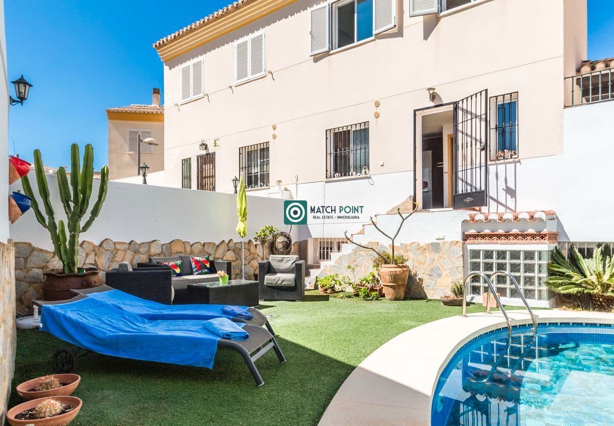 3 bedroom Semi-detached Villa for rent in Almunecar with pool garage - € 1,700 (Ref: 7527335)