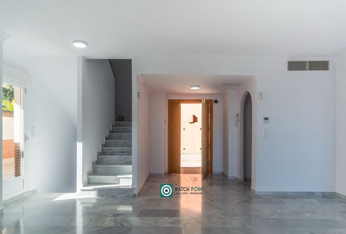 8 Zimmer Villa zu verkaufen in Almunecar - 700.000 € (Ref: 8069342)