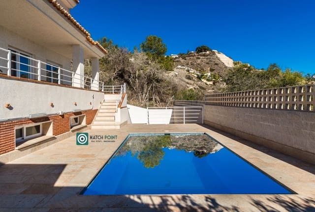 8 Zimmer Villa zu verkaufen in Almuñécar - 700.000 € (Ref: 8069342)