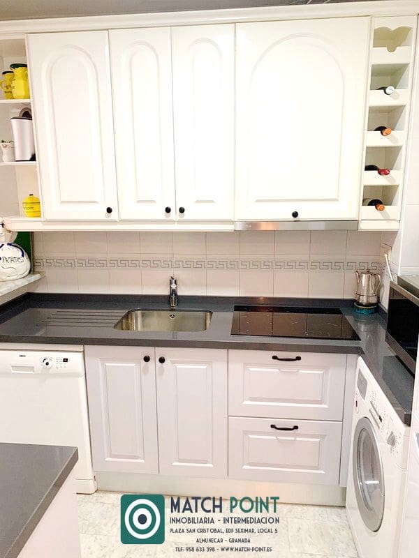 2 soveværelse Lejlighed til leje i Almunecar med swimmingpool garage - € 900 (Ref: 8240594)