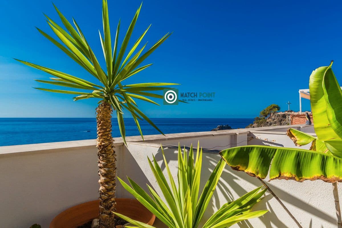 2 bedroom Penthouse for rent in Almunecar - € 1,200 (Ref: 8240596)