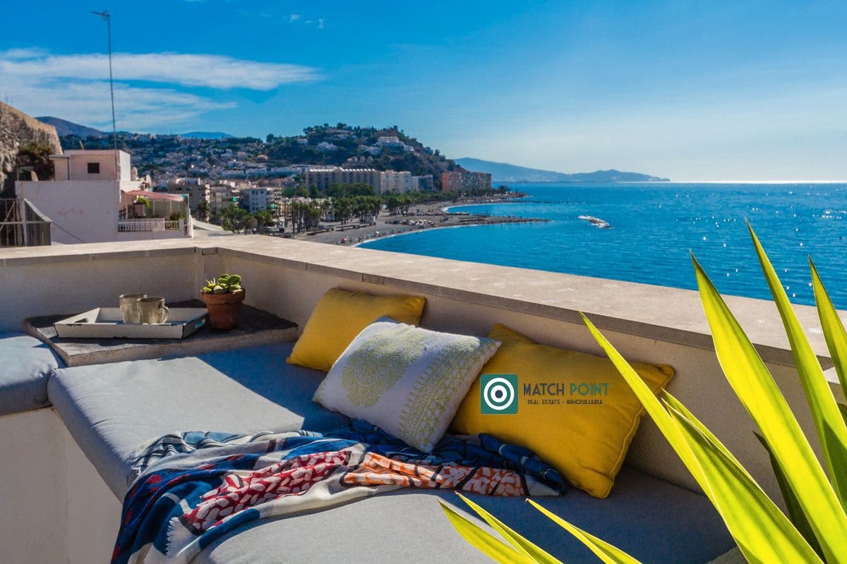 2 bedroom Penthouse for rent in Almunecar - € 1,200 (Ref: 8240596)