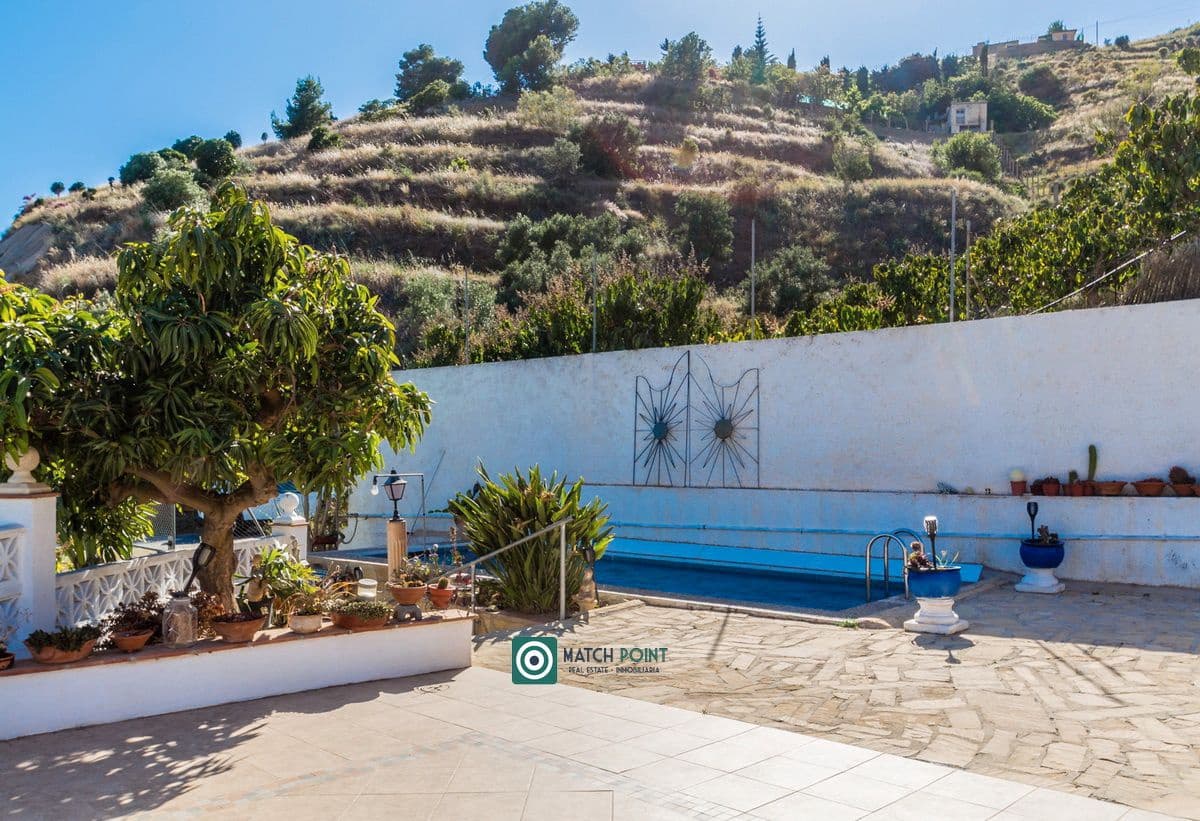 2 soveværelse Finca/Landehus til salg i Almunecar med swimmingpool - € 320.000 (Ref: 8360872)