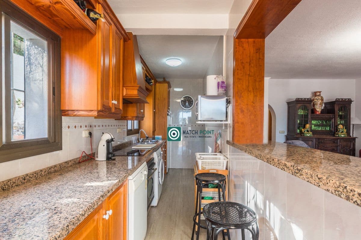 2 soveværelse Finca/Landehus til salg i Almunecar med swimmingpool - € 320.000 (Ref: 8360872)