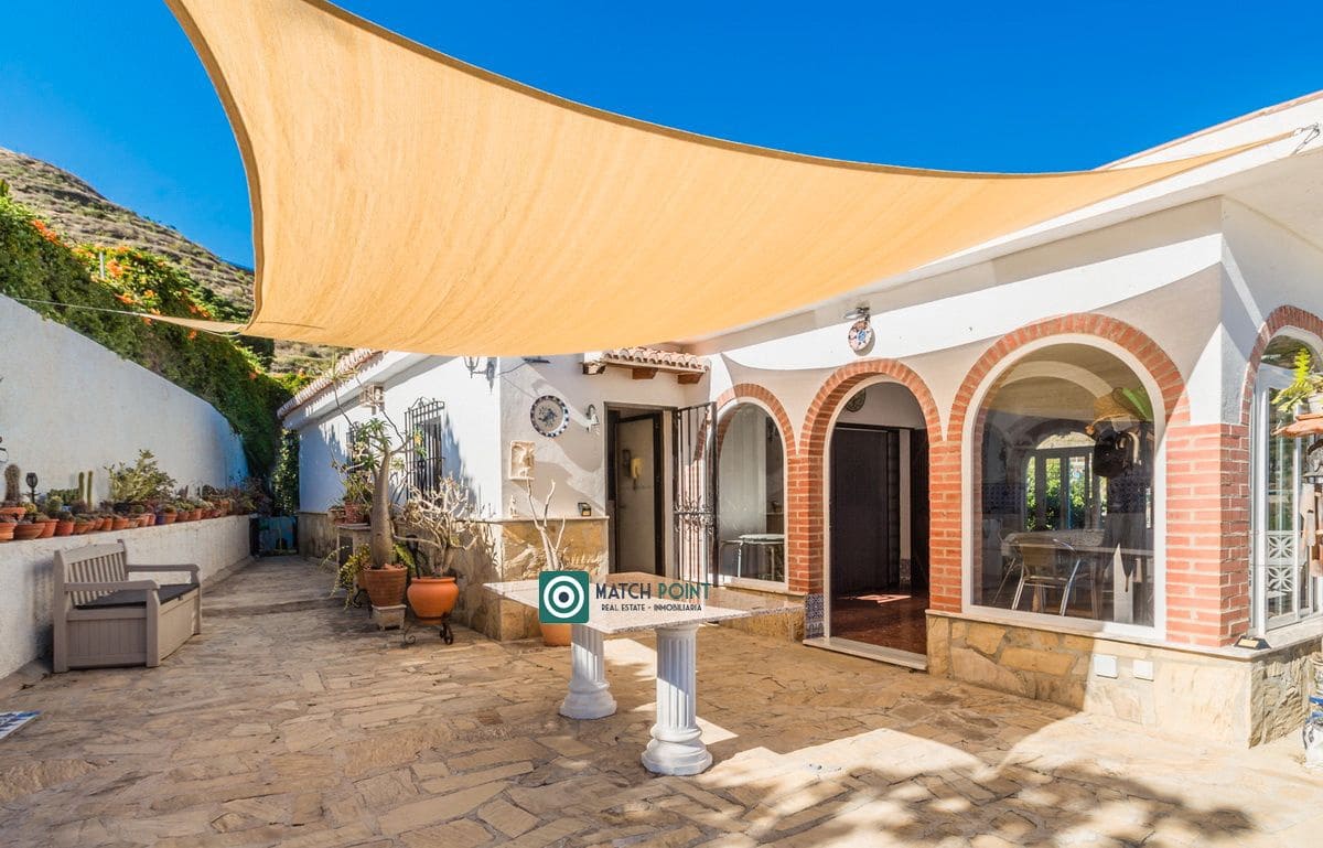 2 soveværelse Finca/Landehus til salg i Almunecar med swimmingpool - € 320.000 (Ref: 8360872)