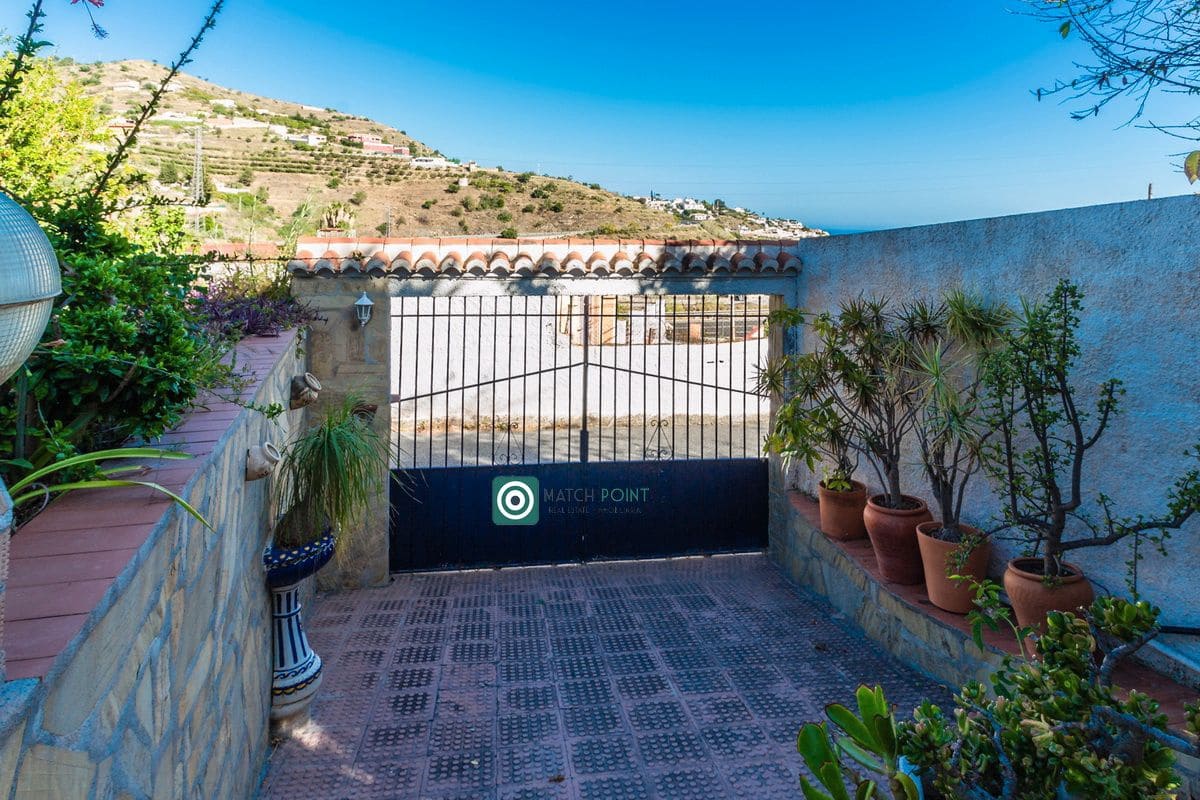 2 soveværelse Finca/Landehus til salg i Almunecar med swimmingpool - € 320.000 (Ref: 8360872)