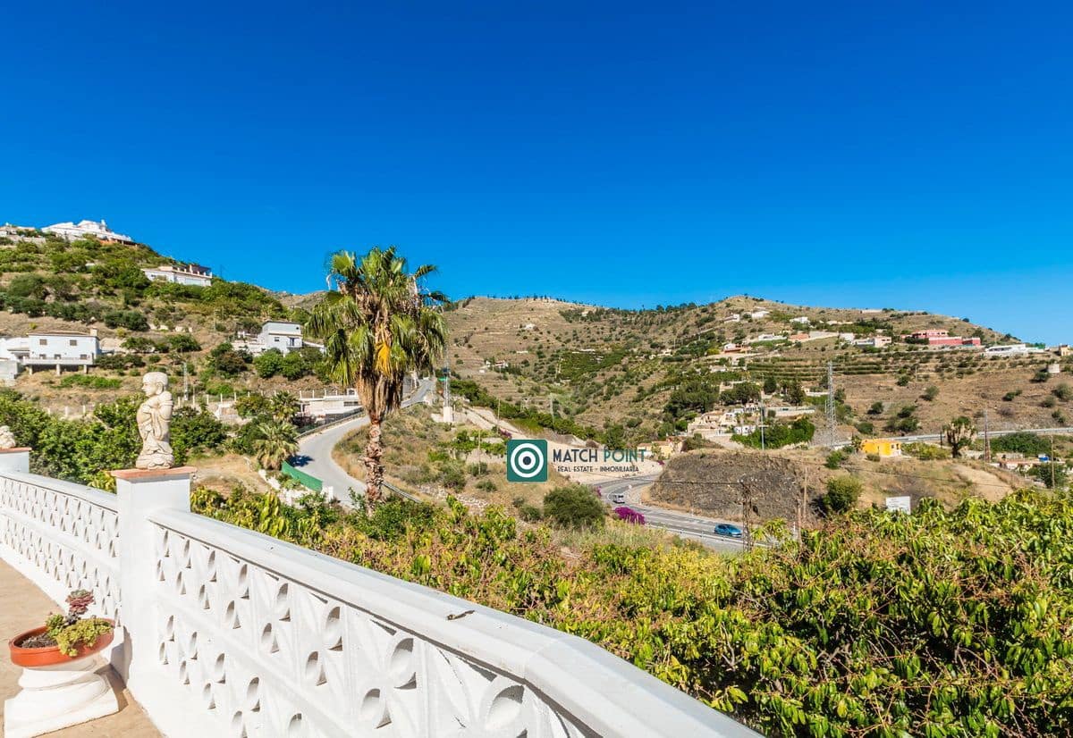 2 soveværelse Finca/Landehus til salg i Almunecar med swimmingpool - € 320.000 (Ref: 8360872)