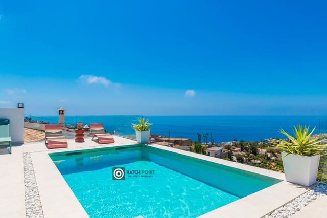 Villa/Maison de 2 chambres à louer à Almuñécar - 1 500 € (Ref: 8447460)