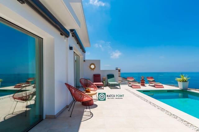 Villa/Maison de 2 chambres à louer à Almuñécar - 1 500 € (Ref: 8447460)