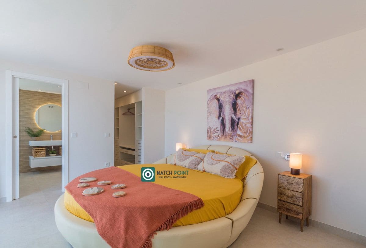 Villa/Maison de 2 chambres à louer à Almunecar - 1 500 € (Ref: 8447460)