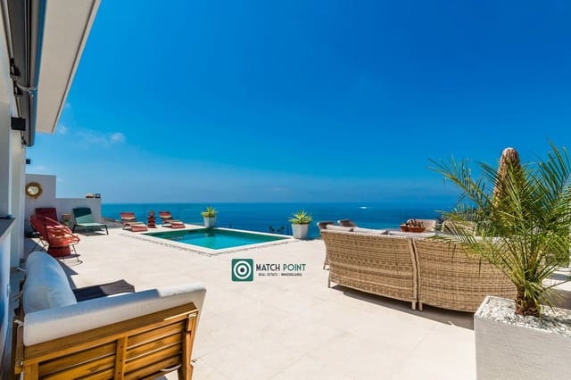 Villa/Maison de 2 chambres à louer à Almuñécar - 1 500 € (Ref: 8447460)