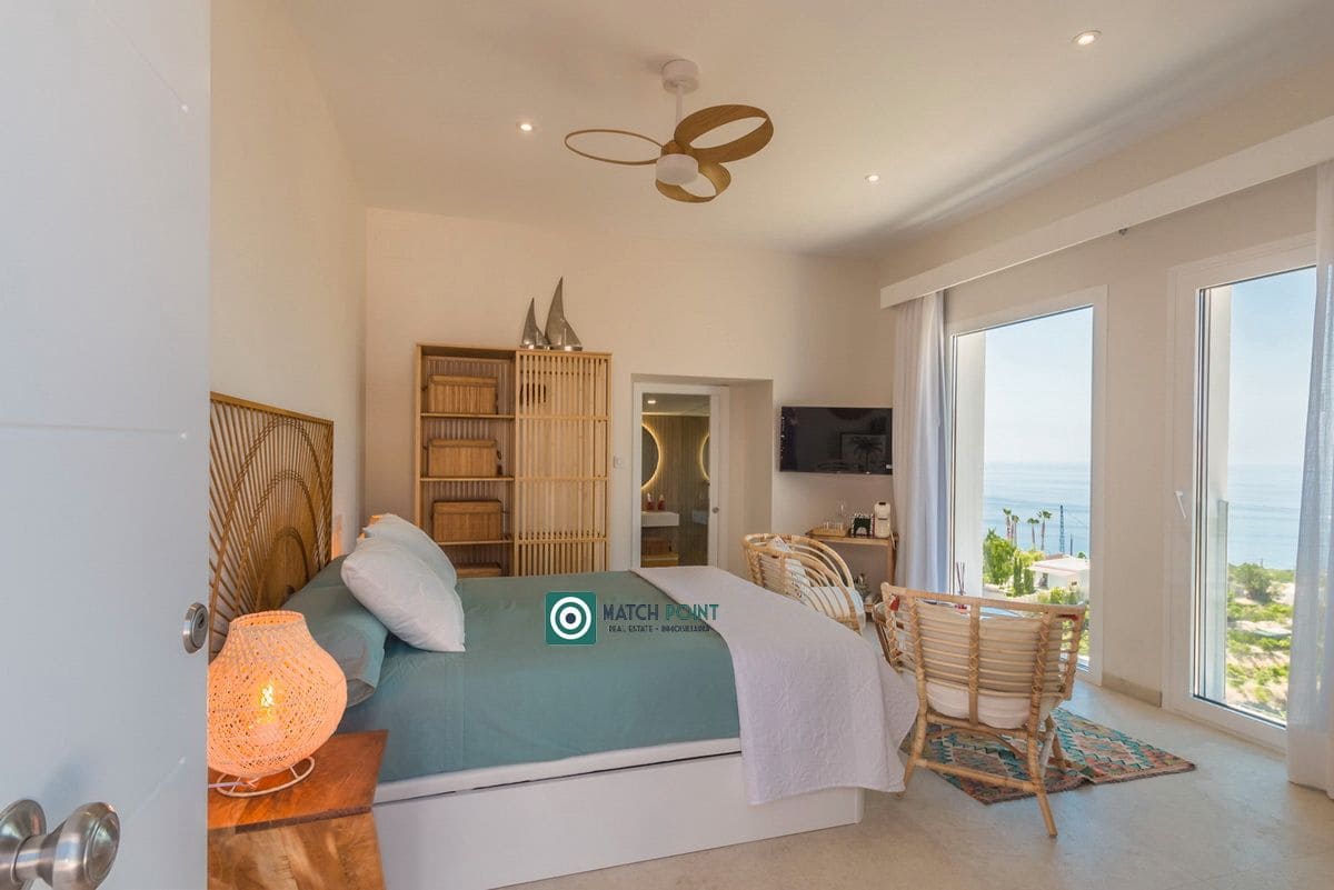 Villa/Maison de 2 chambres à louer à Almunecar - 1 500 € (Ref: 8447460)