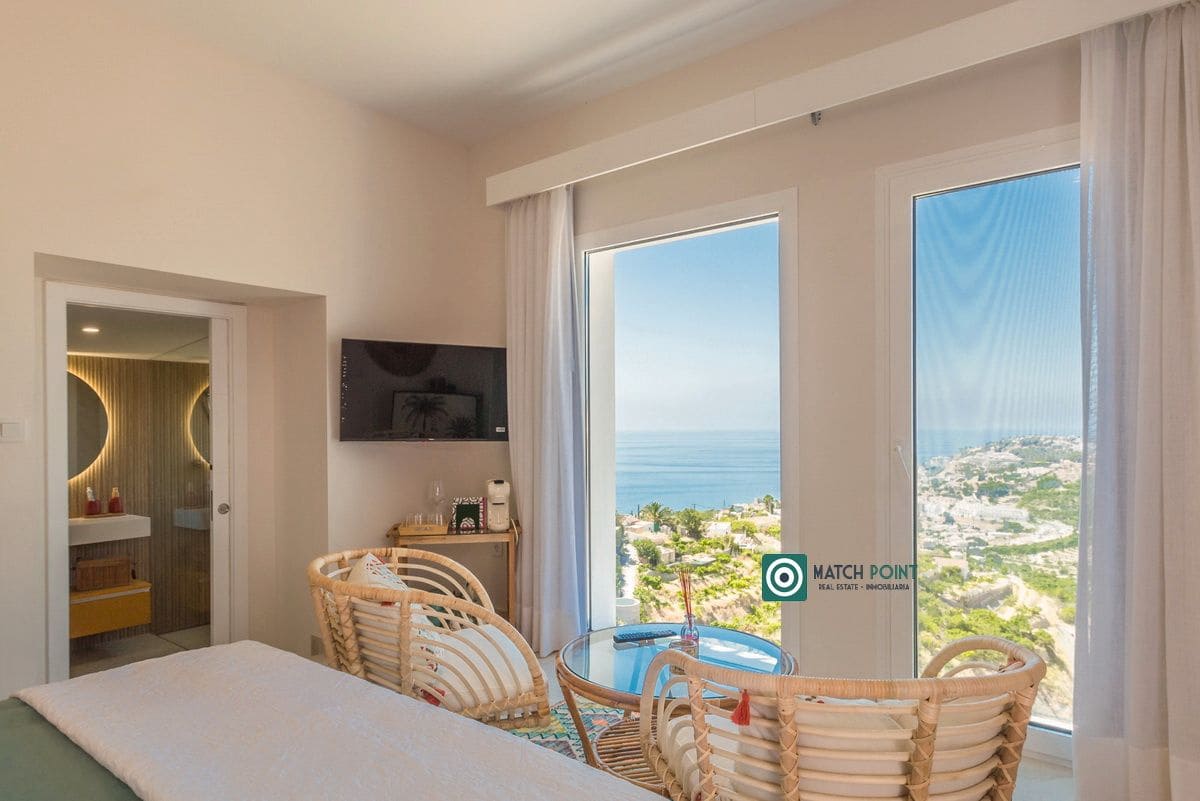 Villa/Maison de 2 chambres à louer à Almunecar - 1 500 € (Ref: 8447460)