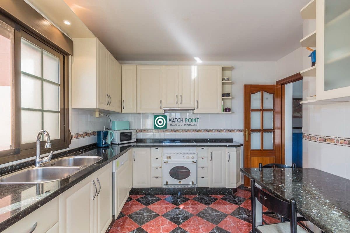 3 soveværelse Lejlighed til leje i Almunecar - € 1.100 (Ref: 8596248)