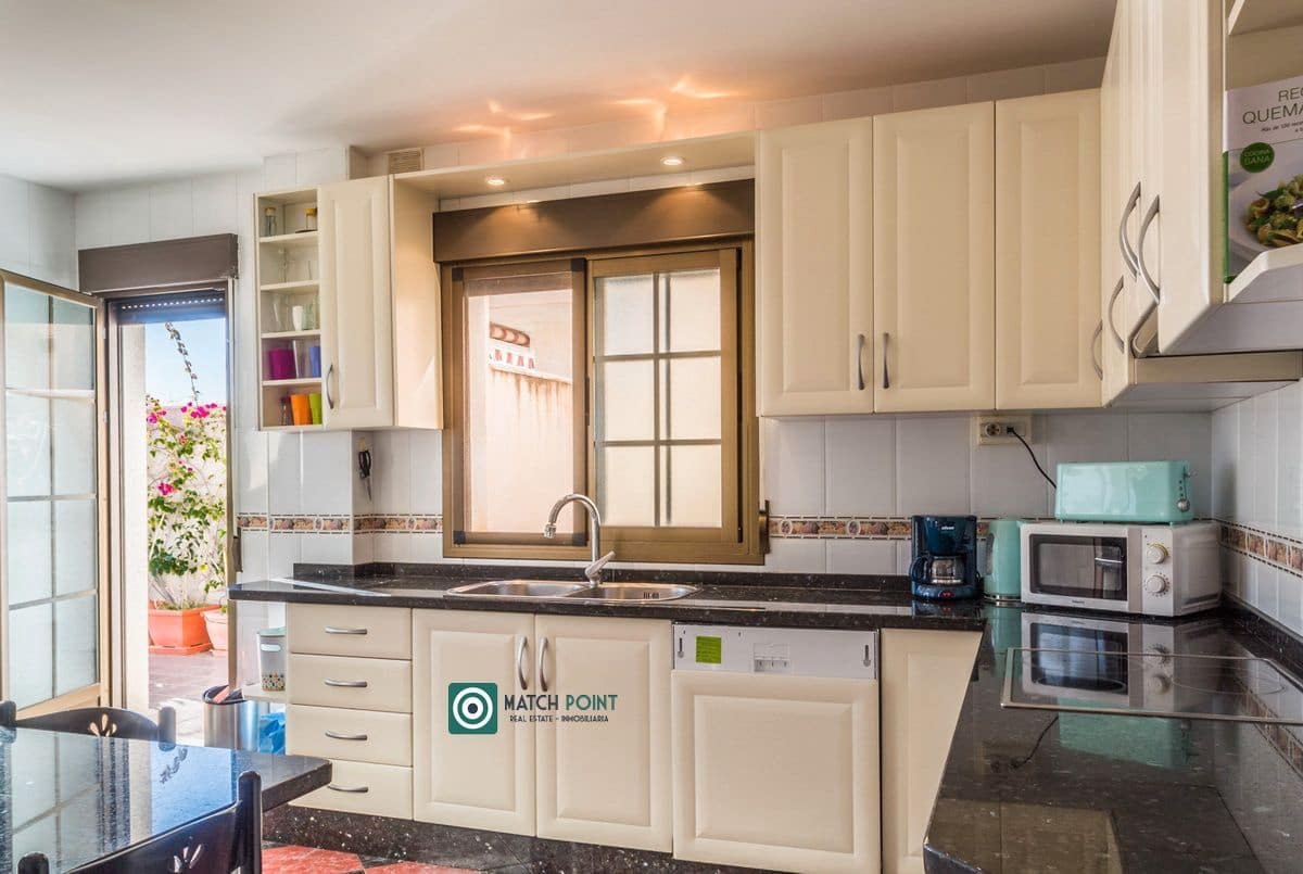 3 soveværelse Lejlighed til leje i Almunecar - € 1.100 (Ref: 8596248)