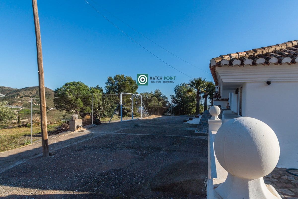 5 soveværelse Finca/Landehus til salg i Itrabo - € 1.485.000 (Ref: 8826366)