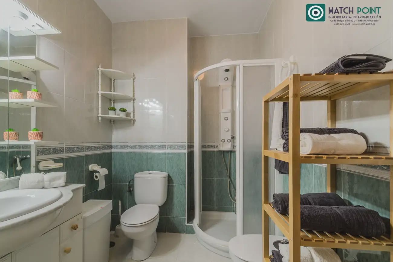 Piso de 3 habitaciones en Almuñécar en alquiler con piscina - 750 € (Ref: 8909652)