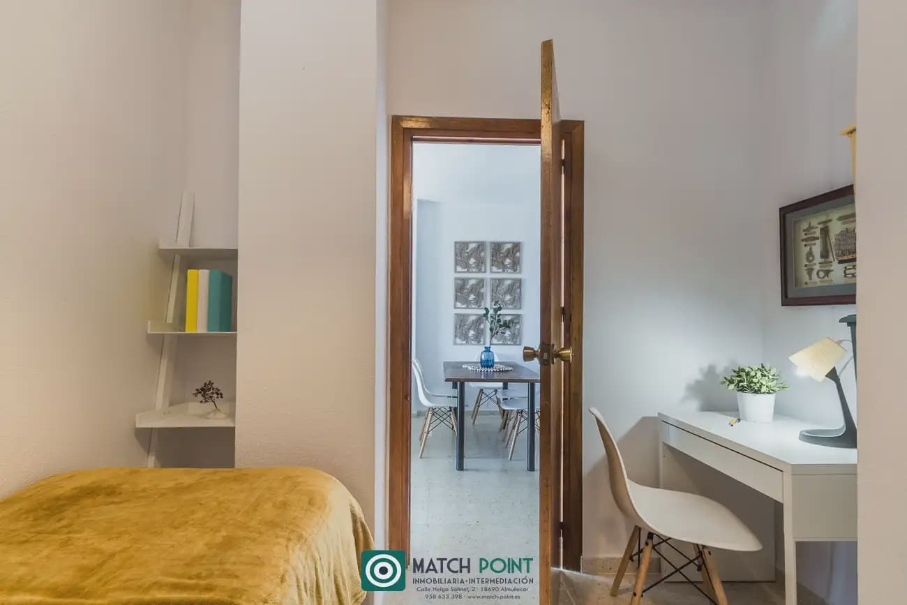 Piso de 3 habitaciones en Almuñécar en alquiler con piscina - 750 € (Ref: 8909652)