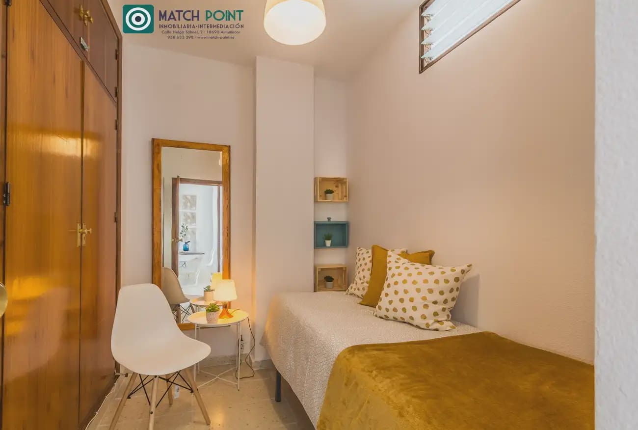 Piso de 3 habitaciones en Almuñécar en alquiler con piscina - 750 € (Ref: 8909652)