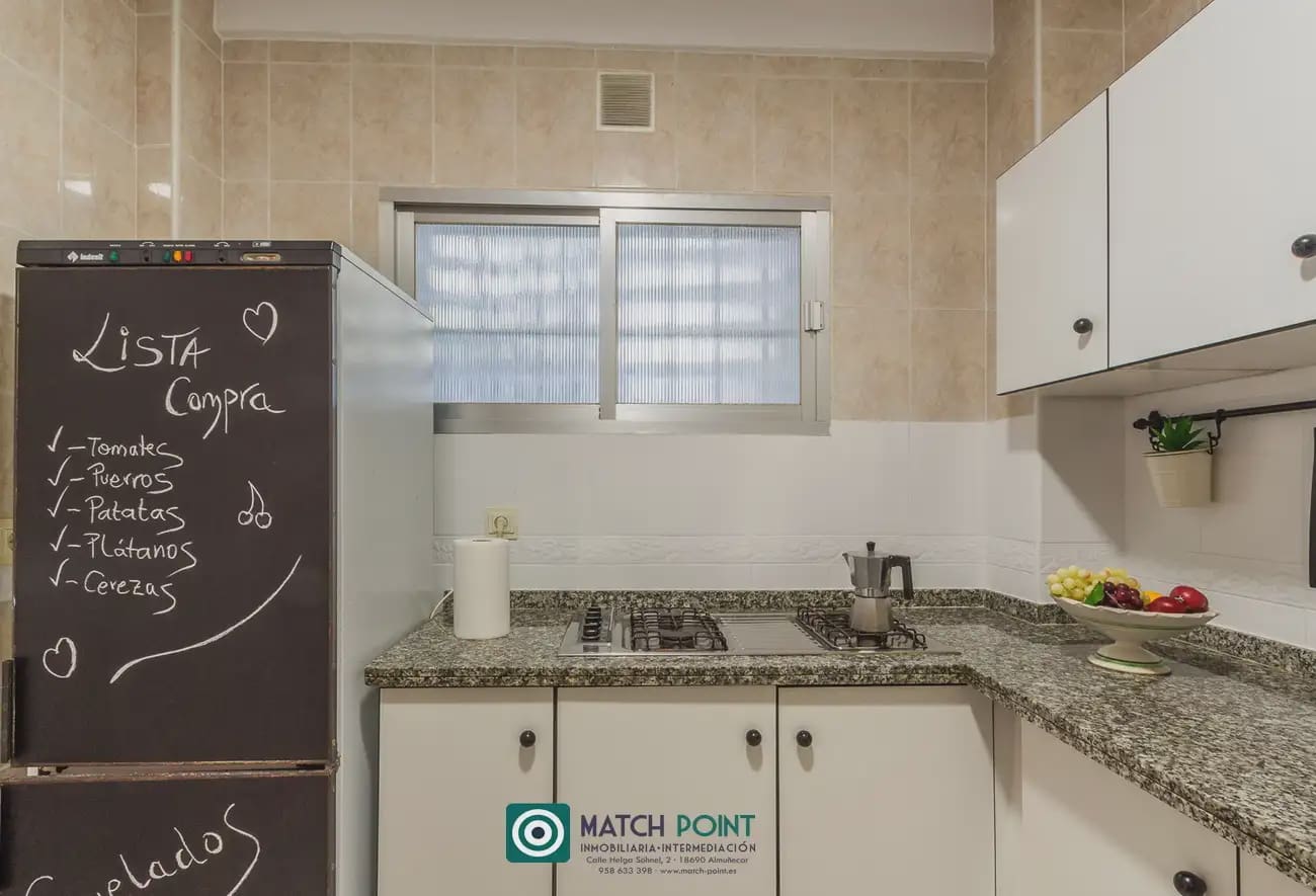Piso de 3 habitaciones en Almuñécar en alquiler con piscina - 750 € (Ref: 8909652)
