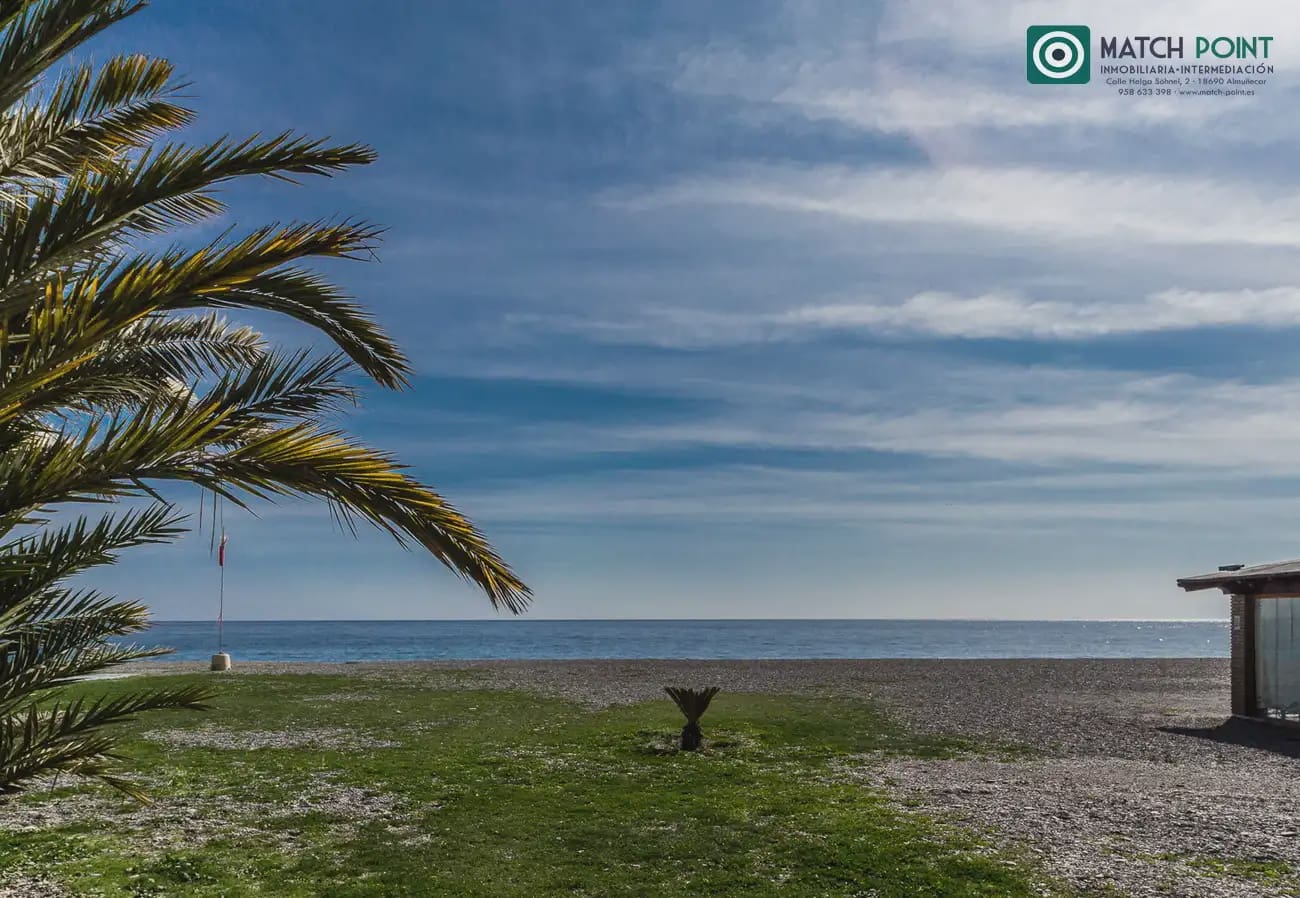 Piso de 3 habitaciones en Almuñécar en alquiler con piscina - 750 € (Ref: 8909652)