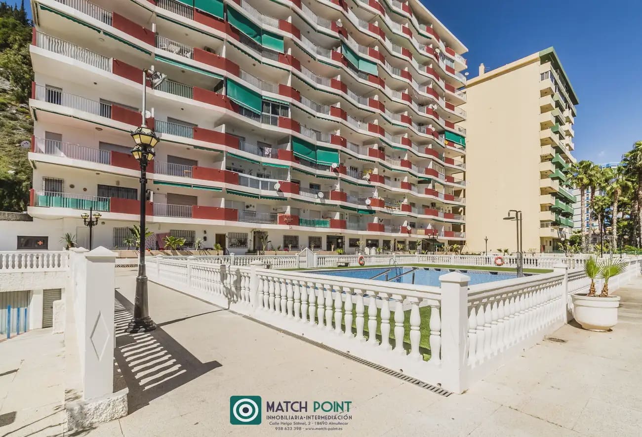 Piso de 3 habitaciones en Almuñécar en alquiler con piscina - 750 € (Ref: 8909652)