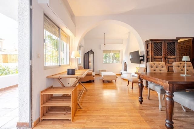 3 bedroom Villa for rent in Almuñécar - € 1,250 (Ref: 8932869)