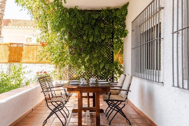 3 bedroom Villa for rent in Almuñécar - € 1,250 (Ref: 8932869)