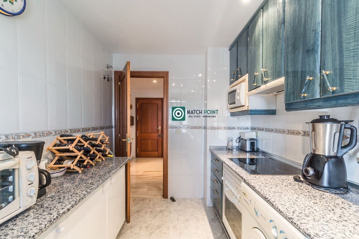 3 soveværelse Lejlighed til leje i Almunecar - € 950 (Ref: 8989884)