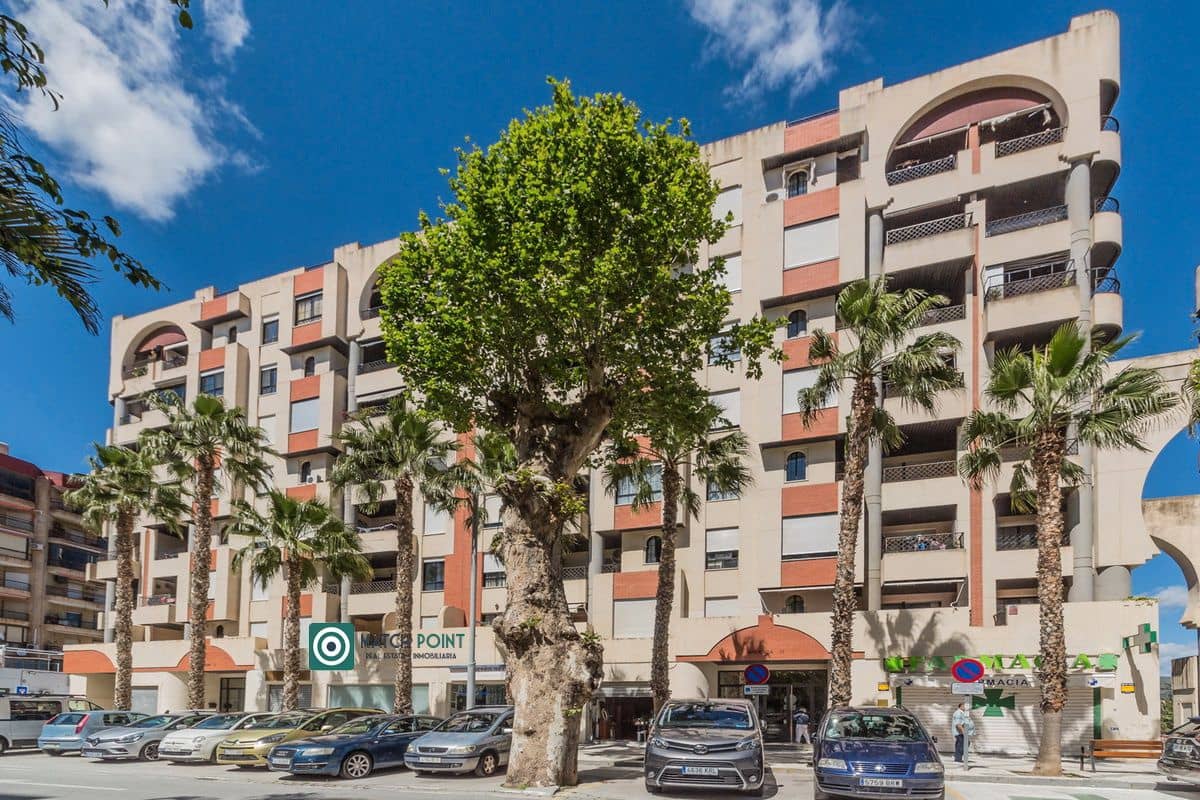 3 soveværelse Lejlighed til leje i Almunecar - € 950 (Ref: 8989884)