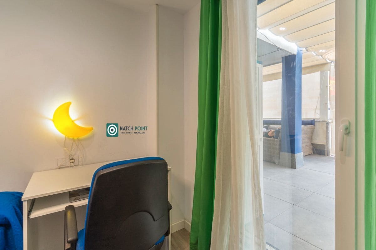 2 soverom Leilighet til leie i Almunecar med svømmebasseng garasje - € 950 (Ref: 9148112)