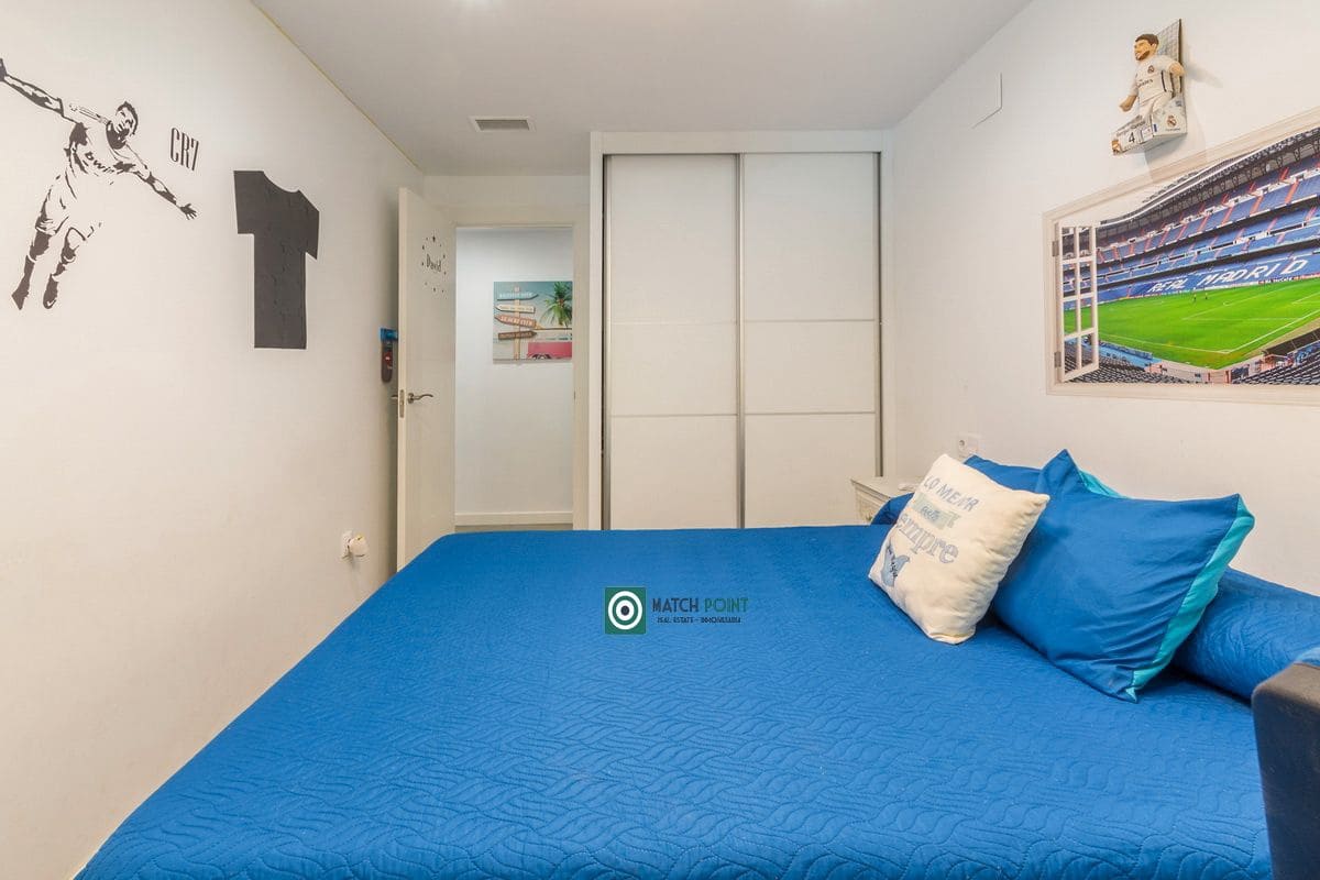 2 soverom Leilighet til leie i Almunecar med svømmebasseng garasje - € 950 (Ref: 9148112)