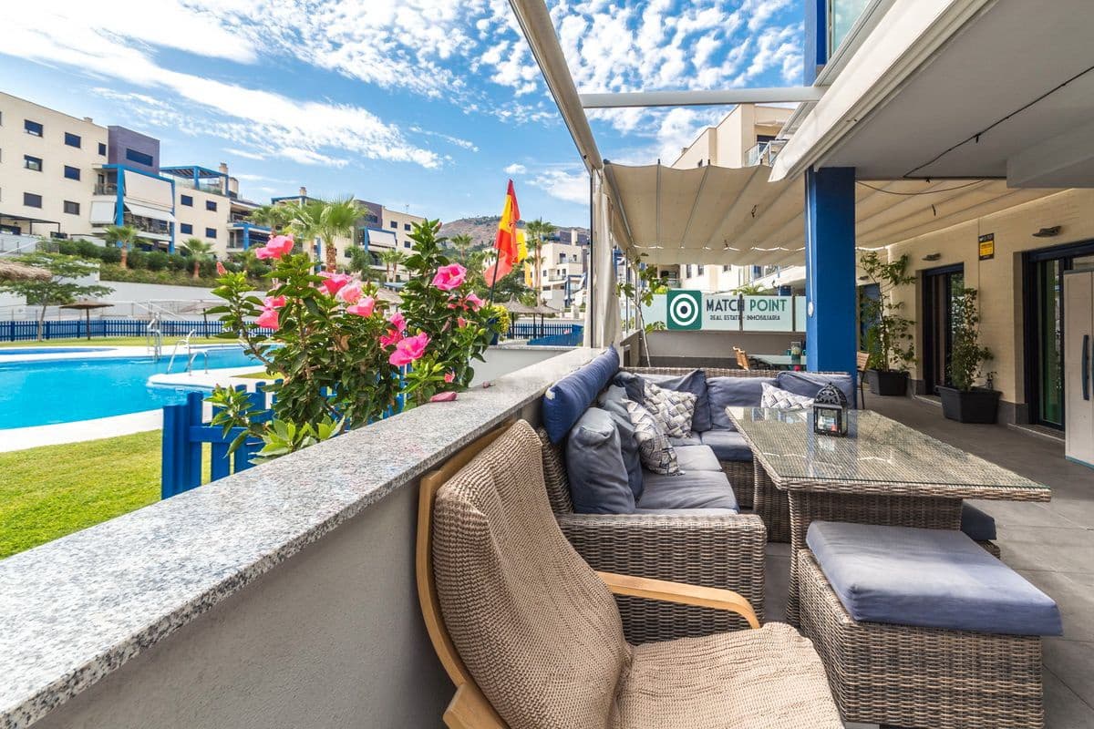 2 soverom Leilighet til leie i Almunecar med svømmebasseng garasje - € 950 (Ref: 9148112)