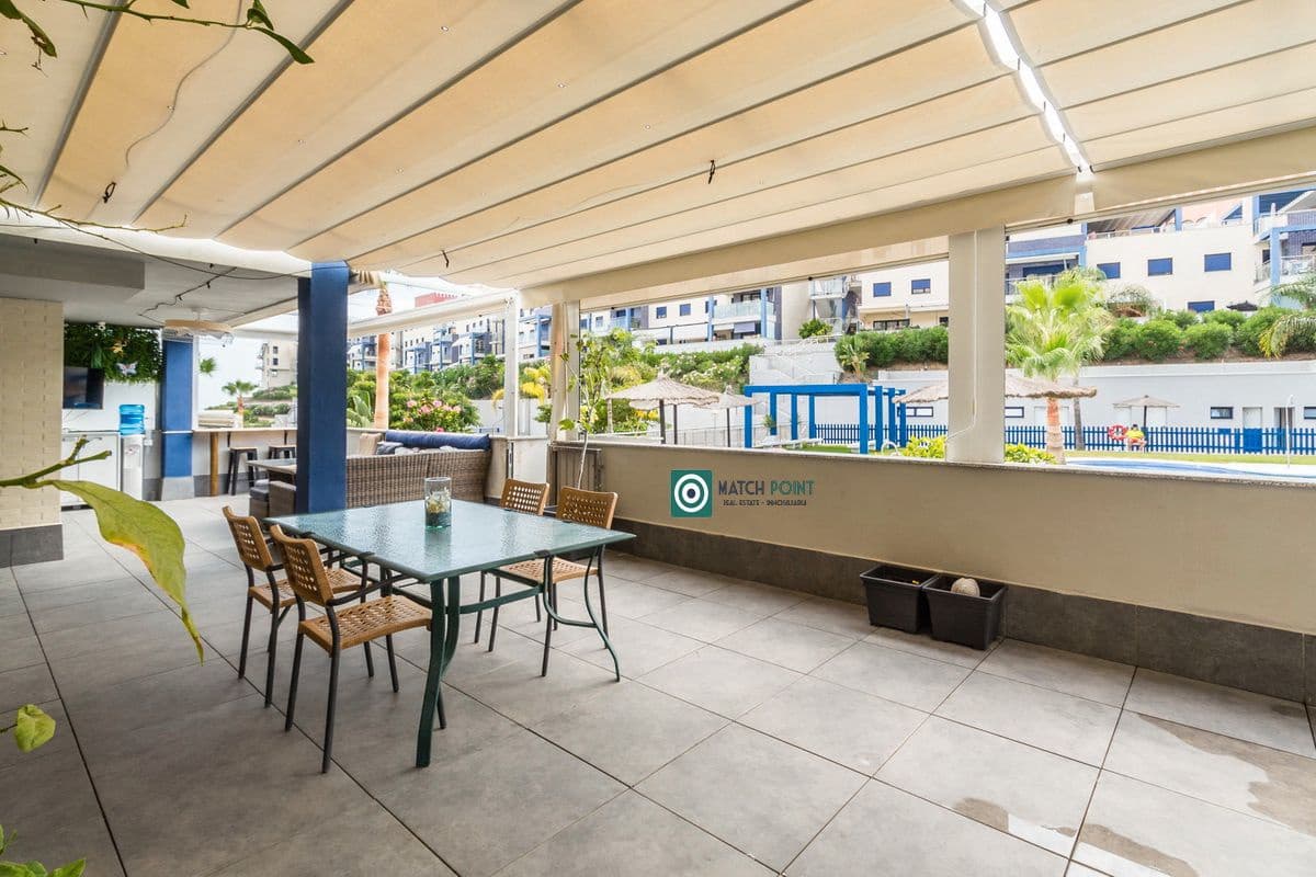 2 soverom Leilighet til leie i Almunecar med svømmebasseng garasje - € 950 (Ref: 9148112)