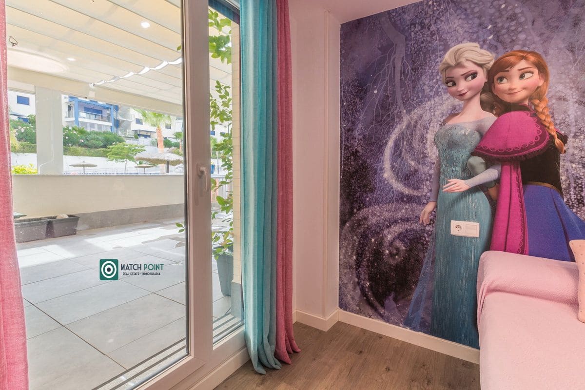 2 soverom Leilighet til leie i Almunecar med svømmebasseng garasje - € 950 (Ref: 9148112)