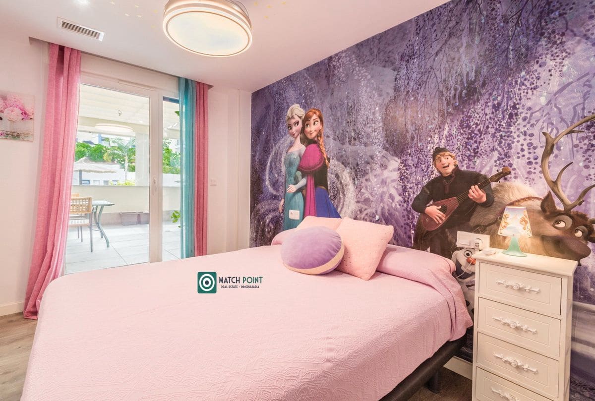 2 soverom Leilighet til leie i Almunecar med svømmebasseng garasje - € 950 (Ref: 9148112)